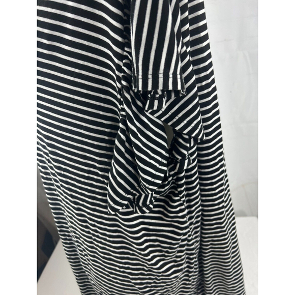 Women’s Time and Tru Striped Short Sleeve Maternity T-Shirt Size XXL (20) EUC - Picture 3 of 3